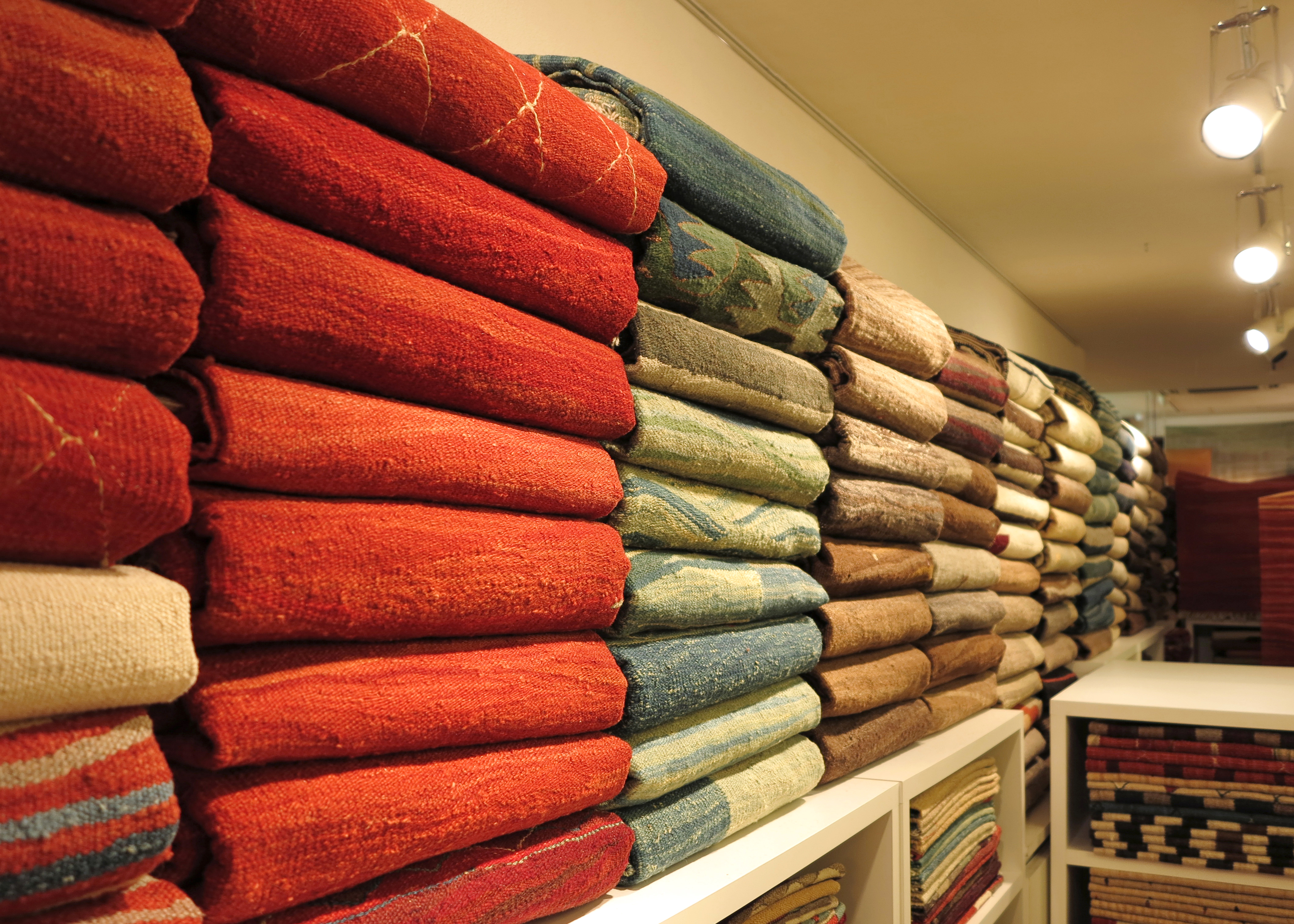 ロゴバ大阪店ショールムのキリムの写真1